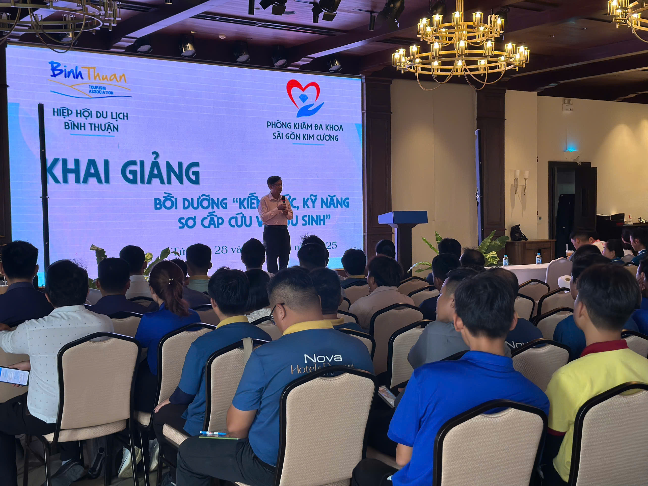Tập huấn Sơ cấp cứu & Cứu sinh cho nhân sự ngành du lịch